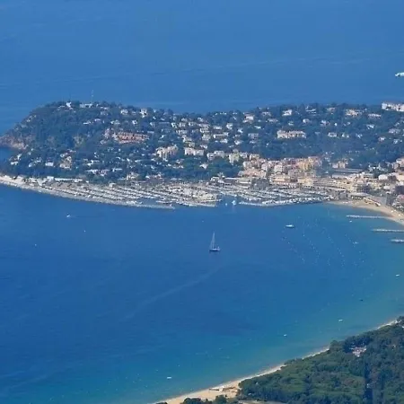 Joli De 43 M